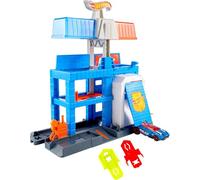 Hot Wheels - Torre di Polizia, set espandibile a tre piani con veicolo della polizia incluso, pista collegabile con sistema Speed Snap completa di rampe e deviatori, 3+ anni, JHL74