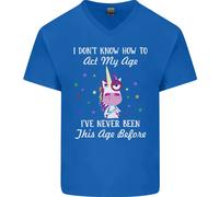 How To Atto My Età Divertente Unicorn Compleanno Uomo Scollo A V Cotone T-Shirt