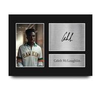 HWC Trading Caleb McLaughlin V2 Strange Hawkins Thing Regali Stampati Autografo Firmato Immagine Per Gli Appassionati Di Programma Televisivo - A4