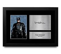HWC Trading FR A4 Val Kilmer Batman Forever Regali Stampati Autografo Firmato Immagine Per Gli Appassionati Di Memorabilia Di Film - A4 Framed