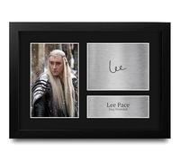 HWC Trading Lee Pace The Hobbit King Thranduil Regali Stampati Autografo Firmato Immagine Per Gli Appassionati Di Memorabilia Di Film - A4 Incorniciato