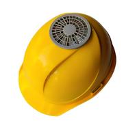 I caschi ventilati con gli ingegneri solari del fan lavorano il supervisore del cappello per la costruzione dei lavoratori ed