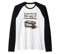 I Survived The Age of Rewinding: Funny Retro Cassette Humor Maglia con Maniche Raglan