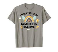 I Teach The Cutest Bees in The Bee Hive Pre School Teacher Maglietta