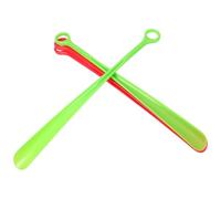 ibasenice Calzascarpe lungo in Plastica Set da 4 Pezzi Manico Ergonomico Attrezzo Calzascarpe Resistente per Anziani e Uso Quotidiano Gancio per Armadio e Sollievo da Mal Colore Casuale