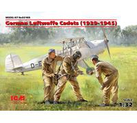 ICM 1/32 GERMAN LUFTWAFFE CADETS (1939-1945) (3 FIGURES) (NEW MOLDS)