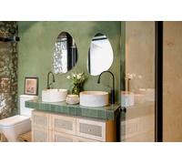 IDONA SPECCHIO FORMA ORGANICA A PARETE CON BORDO METALLO ORO