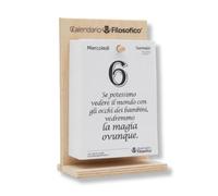Il Calendario Filosofico 2027 con Supporto in Legno, Formato A6 10x14cm | Il Primo e L'Originale Calendario da Tavolo con 365 Giorni di Frasi Filosofiche, Ogni Giorno Una Frase, Creato a Bologna