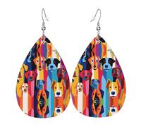 Il cane che fissa. orecchini in pelle stampata su entrambi i lati int e forma di gocce d'acqua, creativo, leggero e romanzo, colori vivaci e vivaci.