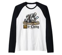 Il Cavaliere Sir Ching con la Lente d'Ingrandimento Trova la Maglia con Maniche Raglan