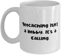 Il geocaching per uomini non è un hobby, è una vocazione. Divertente gag per il geocaching. Tazze da caffè originali. Tazza da caffè originale in ceramica con stampa su entrambi i lati, per mamma, pap