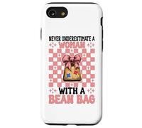 Il giocatore di cornhole non sottovaluta mai una donna con un sacco di fagioli Custodia per iPhone SE (2020) / 7/8