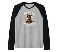 Il Mio Cane Pinscher medita un'arte Carina e Divertente Maglia con Maniche Raglan