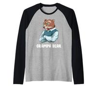 Il Nonno E Il Nipotino Si Abbracciano Forte. Il Nonno È Maglia con Maniche Raglan