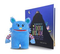 Il set interattivo ""The Tooth Brigade Book"" e il cuscino della Fatina dei Denti includono un peluche da 8"" con tasca per i denti persi e il libro