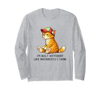 I'm Built Different Funny Orange Cat Wearing cap Meme Humor Maglia a Manica