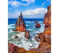 Immagine acrilica 40 x 50 cm: le pietre rosse taglienti che cucina surf turchese; il sole di mezzogiorno accecante illumina la riva rocciosa. Madeira è (129018506)