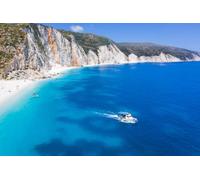 Immagine acrilica 50 x 30 cm: Remote Tourist Pleasure Boat am Fteri Beach in Kefalonia Island, Grecia, Europa (176250406)