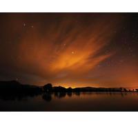 Immagine acrilica 60 x 40 cm: bel cielo notturno con stelle, nuvole e riflessi in acqua. Primavera in Crimea (37675328)