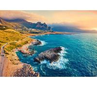 Immagine in legno 90 x 60 cm: vista del drone volante. Incredibile sole primaverile in Sicilia, Isolidda Beach, San Vito Cape, Italia, Europa. (148511174)