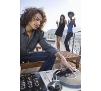 Independent Mastery: A Guide to Thriving as an Independent Music Artist