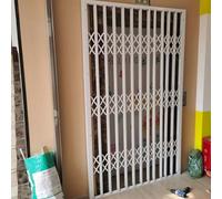 Inferriate per Finestre Barre Antifurto Retrattili per Porte Scorrevoli/Finestre Interne, Cancello Dissuasore Regolabile per Ringhiera del Balcone con Serratura e Chiavi, Previene Cadute Accidentali(