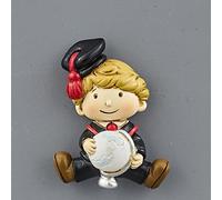 Ingrosso e Risparmio 12 X Magneti in Resina con Bimbo Laureato, Seduto, con mappamando, pensierini, confettata, segnaposto Laurea Ragazzo.