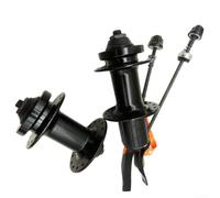 Innovativo design del mozzo a sgancio rapido con 32 fori compatibile con freni a disco Center Lock (piastra a sei piastre)