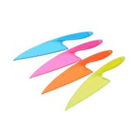 INOOMP Set Coltelli per Torta in Plastica Facile da Usare e Antipolvere, per Matrimonio e Feste Decorazioni Eleganti per Tavoli Colore Casuale