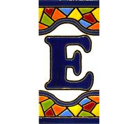 Insegna con numeri e lettere fatte di piastrelle di ceramica policroma, dipinte a mano con la tecnica "cuerda seca", nomi indirizzi e segnaletica. Testo personalizzabile. Disegno MOSAICO MINI 7,3 cm x 3,5 cm (LETTERA "E")
