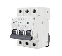 Interruttore automatico 4.5KA 3 poli tipo C 40A, protegge circuiti elettrici, ideale per impianti residenziali e industriali.