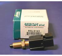 Interruttore Luce Freno Per Nissan NP300 Tsuru Urvan Lucino 86-94 D21 91-93 NX