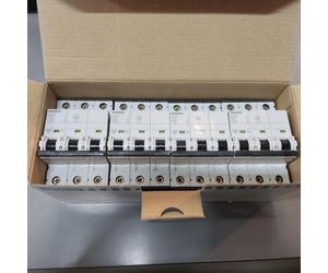 INTERRUTTORE MAGNETOTERMICO Siemens - 20a - 3P - 6000 - cod: 5SY6 320-7