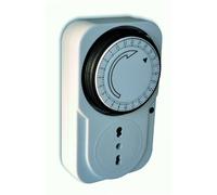 Interruttore orario Perry 1IO 0055 giornaliero presa/spina Schuko 16A Potenza commutabile massima 3500VA Intervallo di intervento minimo 15 minuti Comando ON/TIMER Alimentazione 230V c.a. 50-60 Hz