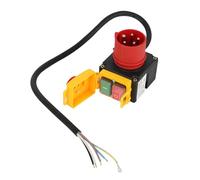 Interruttori Elettromagnetici Industriali Con Presa 5P. Funzionamento Veloce E Reattivo. Interruttore di Accensione Per Ingegneri E Tecnici