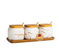 INTIRILIFE set di 3 zuccheriere con coperchio e cucchiaio - barattolo per spezie 3 pezzi in ceramica effetto marmo bianco con vassoio in legno - sale, pepe, barattoli per spezie
