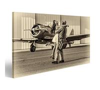 islandburner, Quadro Moderno Un Modello Bruna in Abiti d'Epoca con Un Pilota e Un Aereo della seconda Guerra Mondiale Stampa su Tela Quadri x Salotto Cucina mobili Ufficio casa RPM