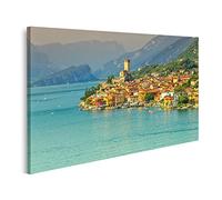 islandburner Quadro su tela Favoloso lago di Garda con alte montagne in background e meraviglioso Malcesine Mediterraneo turistico Stampe Arte Poster Murale