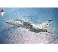 MODELLINO STATICO ITALERI EMBRAER AMX-T AEREO MILITARE 1985 SCALA 1/72