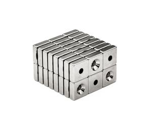 ITALFITMAGNETI | 48 pezzi - Blocchetti Magnetici Neodimio con Forza 5,30 Kg - Lunghezza 15 mm x Larghezza 15 mm x Spessore 5 mm Foro 4,3 da avvitare