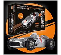 IXO Collections 1:8 IXO Mercedes W196 Fangio #8 - modello da pavimento dettagliato, da assemblare con 451 parti, lavorazione di alta qualità, istruzioni di montaggio dettagliate, con funzione sonora