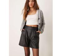 JDY - Pantaloncini neri in pelle sintetica-Nero 2XL