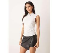 JDY - Top accollato senza maniche bianco con spilla XL