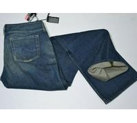 Jeans Diesel Cherone ,chiusura a cerniera ,modello zampa ,colore scuro