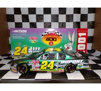 Jeff Gordon #24 DuPont / Looney Tunes 2001 Monte Carlo 1:24 Scala Action 101658