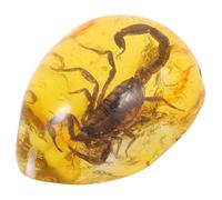 JEWEDECO Ciondolo Ambra Scorpione in Cera D'api Leggera, Decorazione per Collana Design Unico a Forma di Scorpione, come Portafortuna e Colore