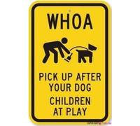 JINKAIRUI Cartello stradale di avvertimento Whoa, Pick Up After Your Dog, Children at Play (con grafica), in metallo, decorazione artistica da parete, segnale di avvertimento di sicurezza, per interni