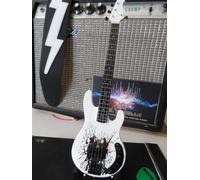 JOHNNY CHRIST (A7X) Stingray Mr. Death Replica Chitarra Bass 1:4 Nuova