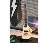 JOHNNY WINTER - Chitarra Miniatura Replica Scala 1:4 Erlewine Lazer Bianca