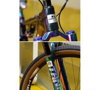 Jonikuper Adesivo in lega di alluminio con pellicola protettiva trasparente, design curvo regolabile per piegare la protezione del tubo della forcella, per una facile applicazione, adesivo 35 x 33 mm